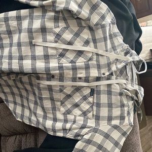 Women’s medium Columbia Warren maybe three times colors are cream and black